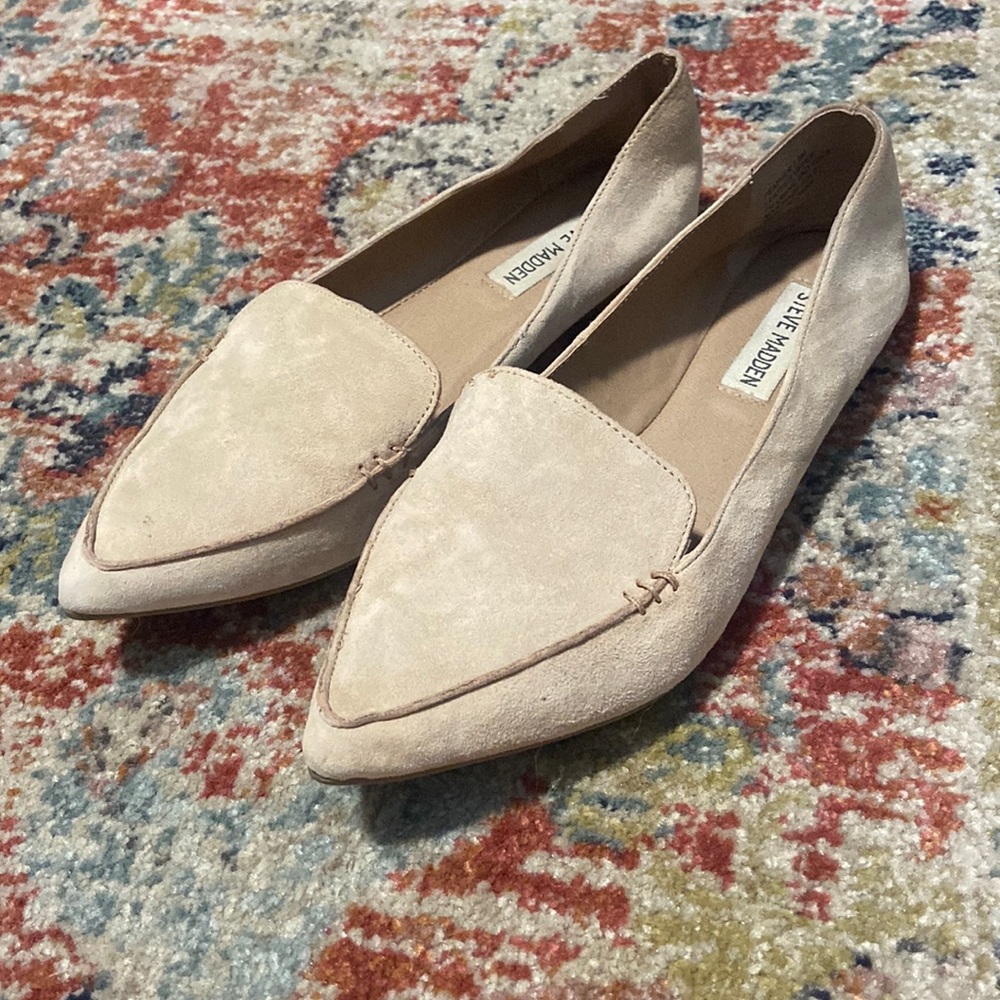 Steve Madden feather loafer with box